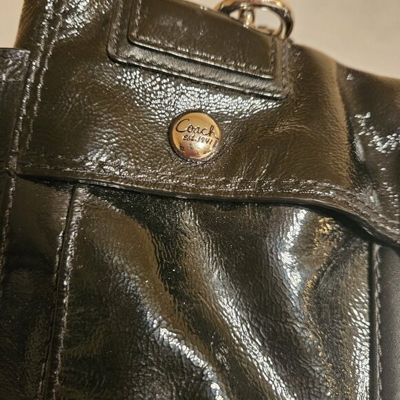 Coach Black Pantent Leather Handbag lots of pockets comes with Dust Bag - Picture 12 of 16